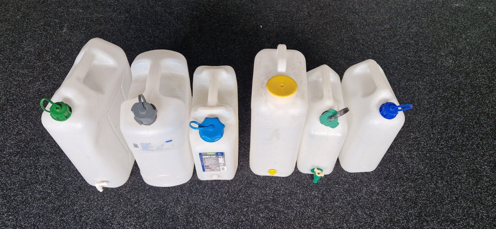 Diverse waterjerrycans met kraantje, Ophalen of Verzenden, Gebruikt