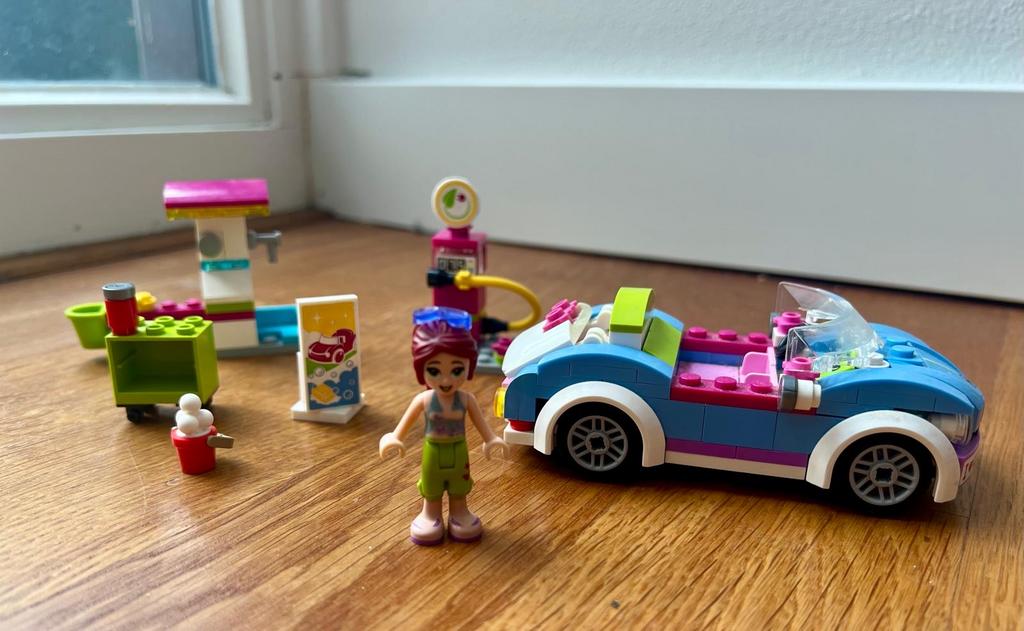 LEGO Friends Mia's Roadster (41091) met Mia minifiguur, Kinderen en Baby's, Speelgoed | Duplo en Lego, Gebruikt, Lego, Friends