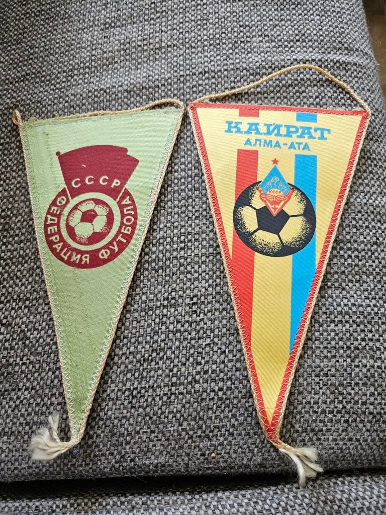 Voetbalvaantjes USSR - Kairat & Kuban, Verzamelen, Ophalen of Verzenden, Gebruikt, Buitenlandse clubs, Vaantje of Sjaal