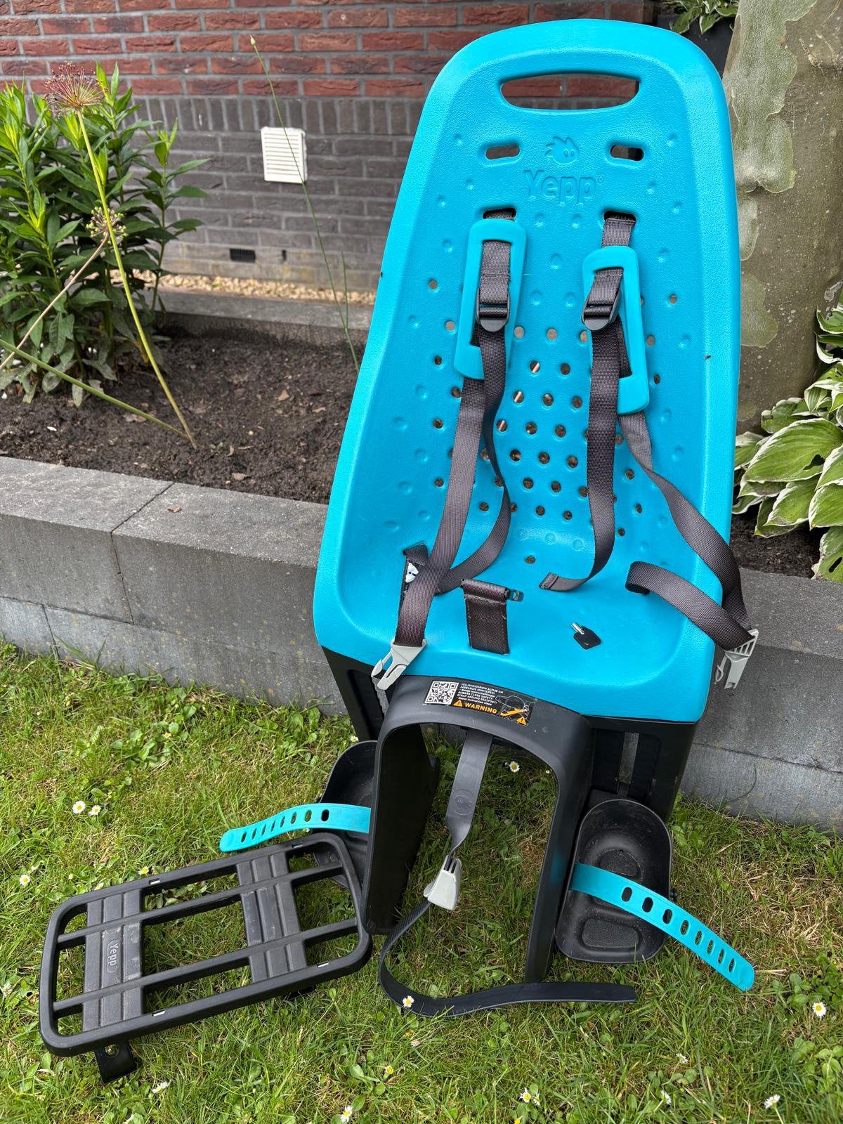 Yepp fietsstoel achterzitje + bevestiging adapter, Ophalen, Achterzitje, Voetsteuntjes, Zo goed als nieuw