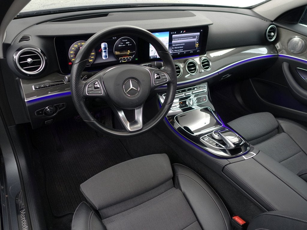 Mercedes-Benz E-Klasse 200 AMG Night Edition Aut- Panoramada, Auto's, Mercedes-Benz, Automaat, Achterwielaandrijving, Gebruikt