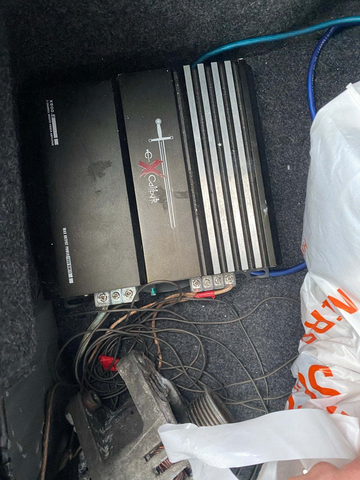 Subwoofer met versterker en alle kabels - Goed werkend, Auto diversen, Autoradio's, Ophalen of Verzenden, Gebruikt