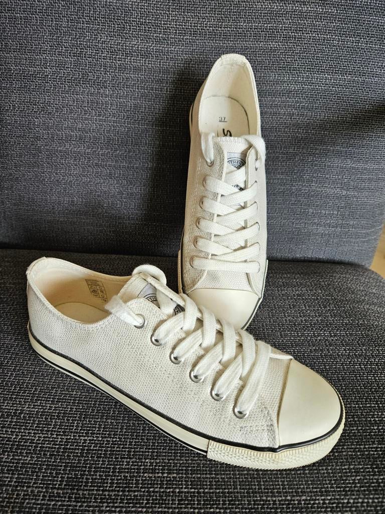 NIEUW SUPER CRACKS witte sneakers(geen canvas) maat 37, Wit, Nieuw, Ophalen of Verzenden, Sneakers of Gympen