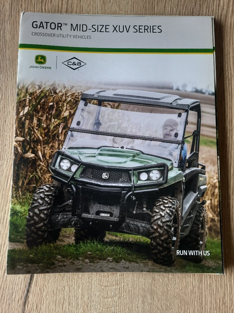 FOLDER JOHN DEERE GATOR MID-SIZE XUV SERIES   USA, Verzenden, Nieuw