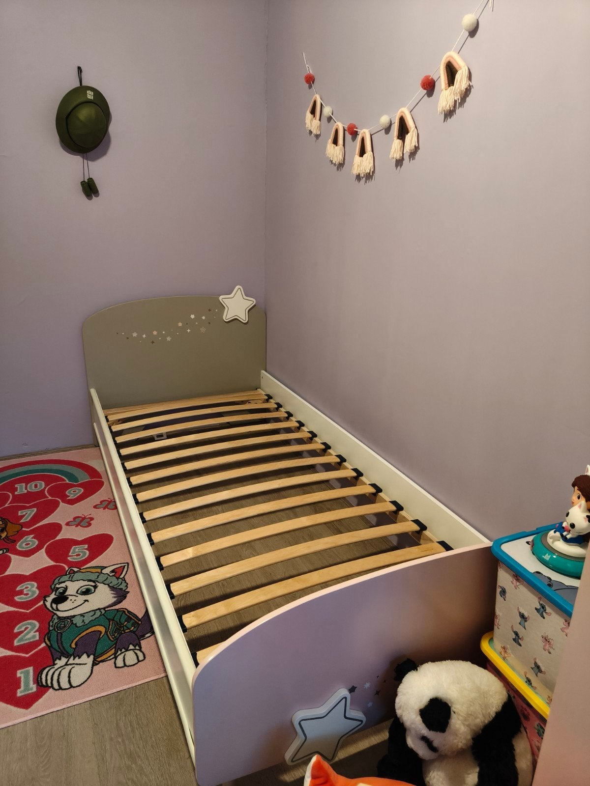 Mooi 1 persoons meisjes bed net 1 jaar oud 200x90cm, Ophalen, 85 tot 100 cm, Zo goed als nieuw, Lattenbodem