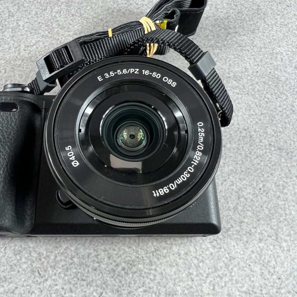Sony A6400 + 16-50 | 24,2MP | hoes en lader | 412654, Gebruikt, Accu, Ophalen of Verzenden, 24 megapixels