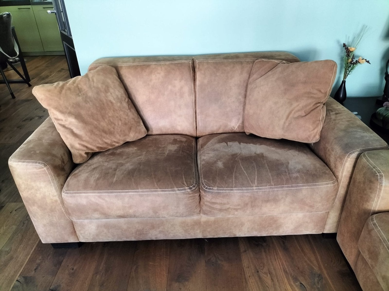 Comfortabele 2-zits bank in beige stof, Ophalen, Gebruikt, 150 tot 200 cm, Tweepersoons