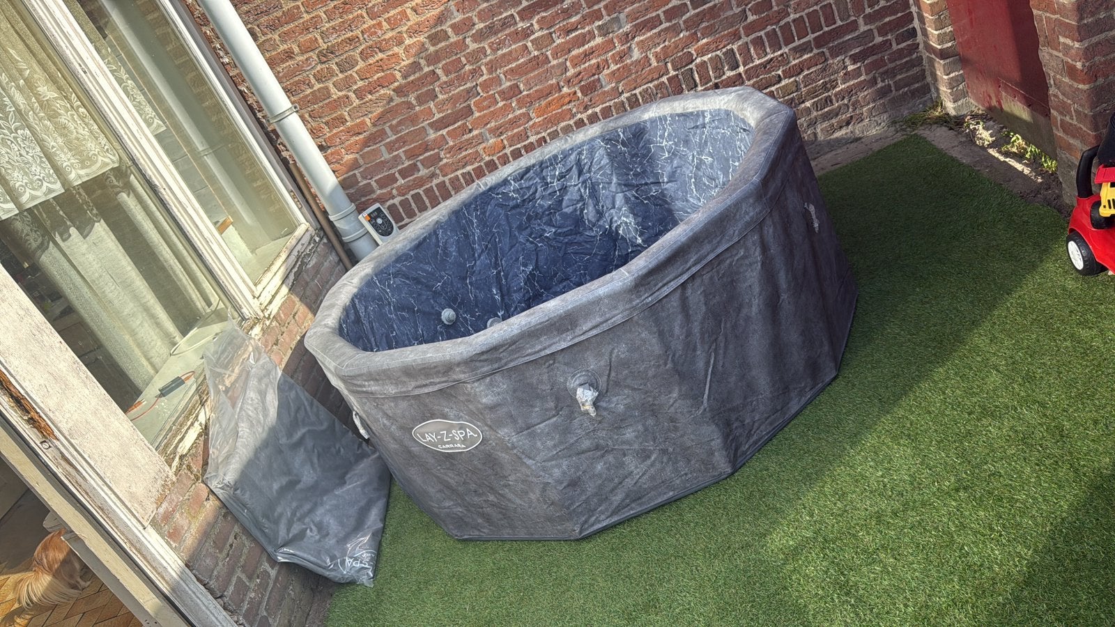 Spa Carrera Airjet 6 Grijs Steen - Opblaasbare Jacuzzi, Ophalen of Verzenden, Zo goed als nieuw, Afdekzeil, Opblaasbaar
