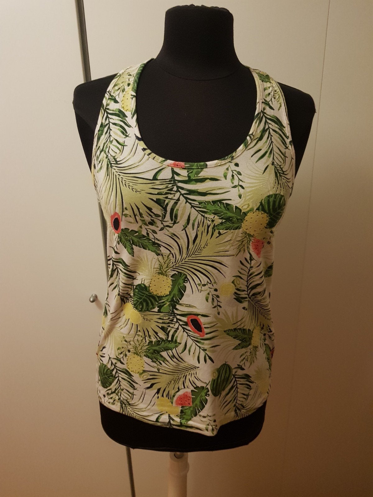 Leuke tropische racerback tanktop Esmara – maat M, Kleding | Dames, Maat 38/40 (M), Ophalen of Verzenden, Zo goed als nieuw, Zonder mouw