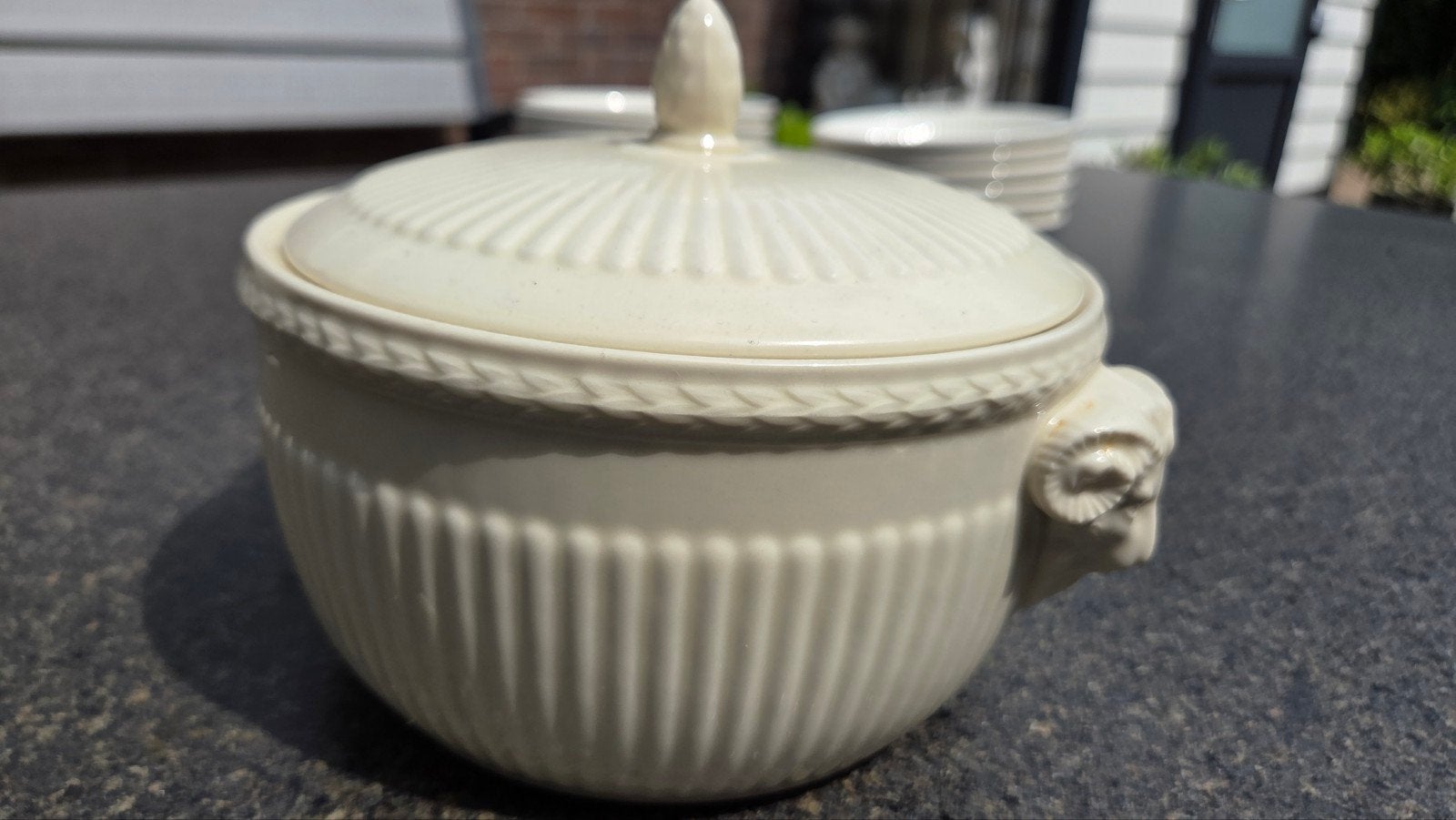 Wedgwood Edme Cookware Schaal met deksel - Zo goed als nieuw, Porselein of Keramiek, Schaal, Rond, Ophalen of Verzenden