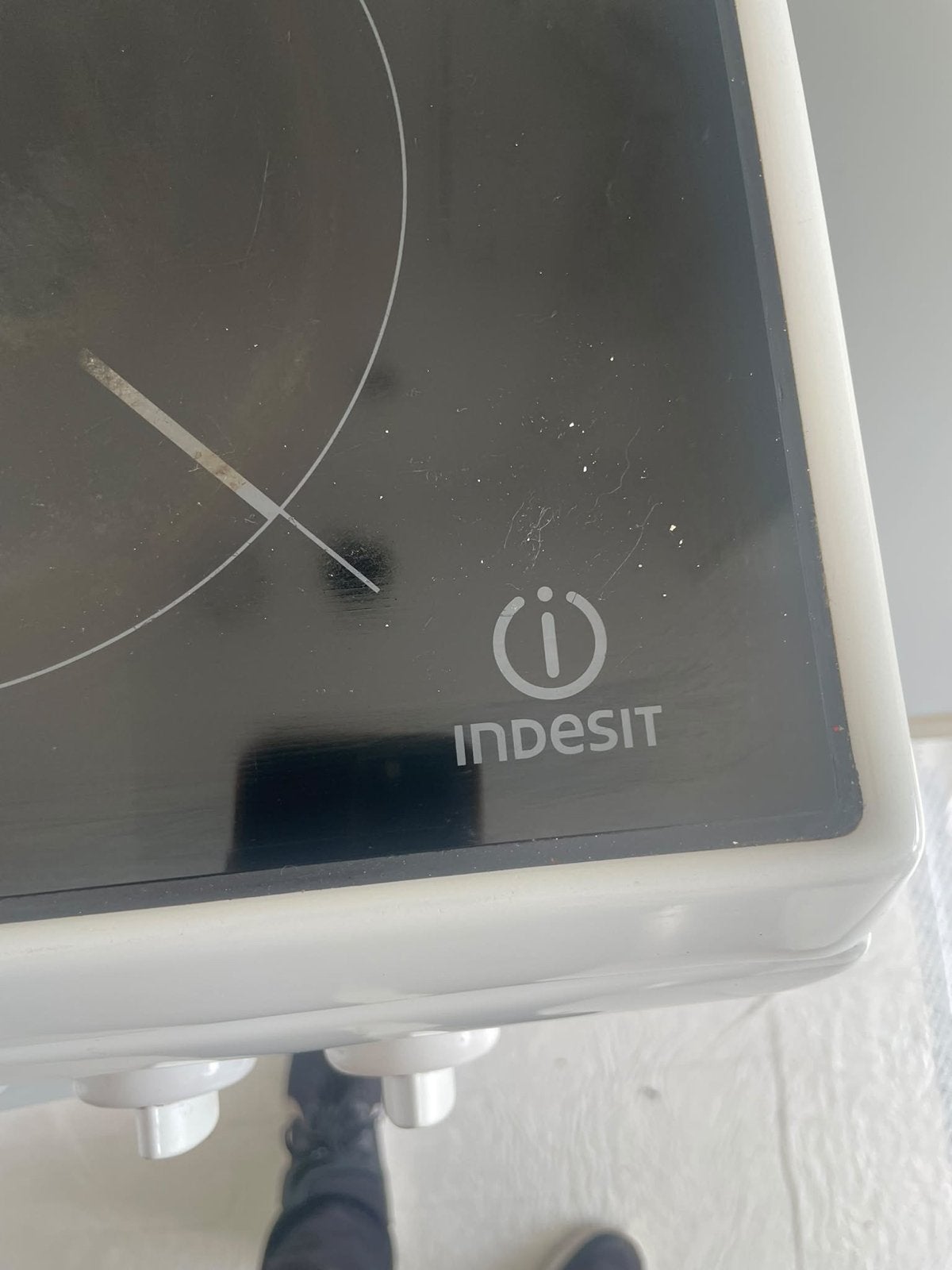 Indesit Vrijstaand Keramisch Fornuis met Oven, Witgoed en Apparatuur, Ophalen, 60 cm of meer, Keramisch, 4 kookzones