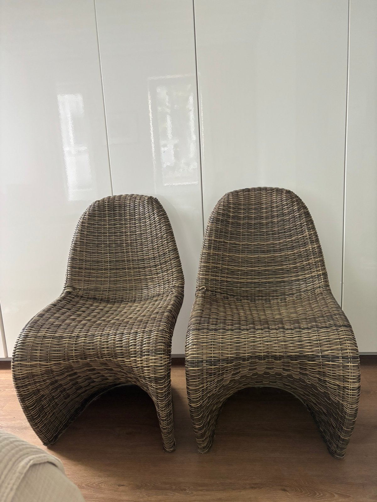 Twee stuks rotan stoelen geïnspireerd op design., Ophalen, Zo goed als nieuw, Bruin, Twee
