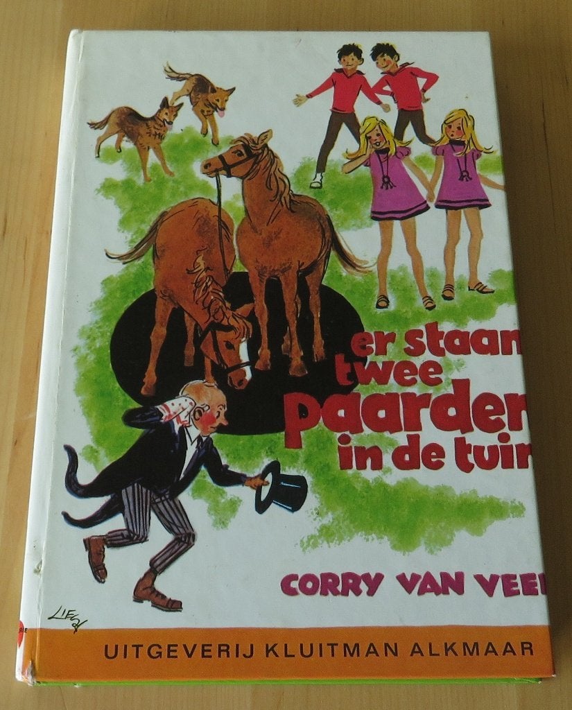 Er staan twee paarden in de tuin - Corry van Veen, Ophalen, Gelezen, Corry van Veen, Fictie algemeen