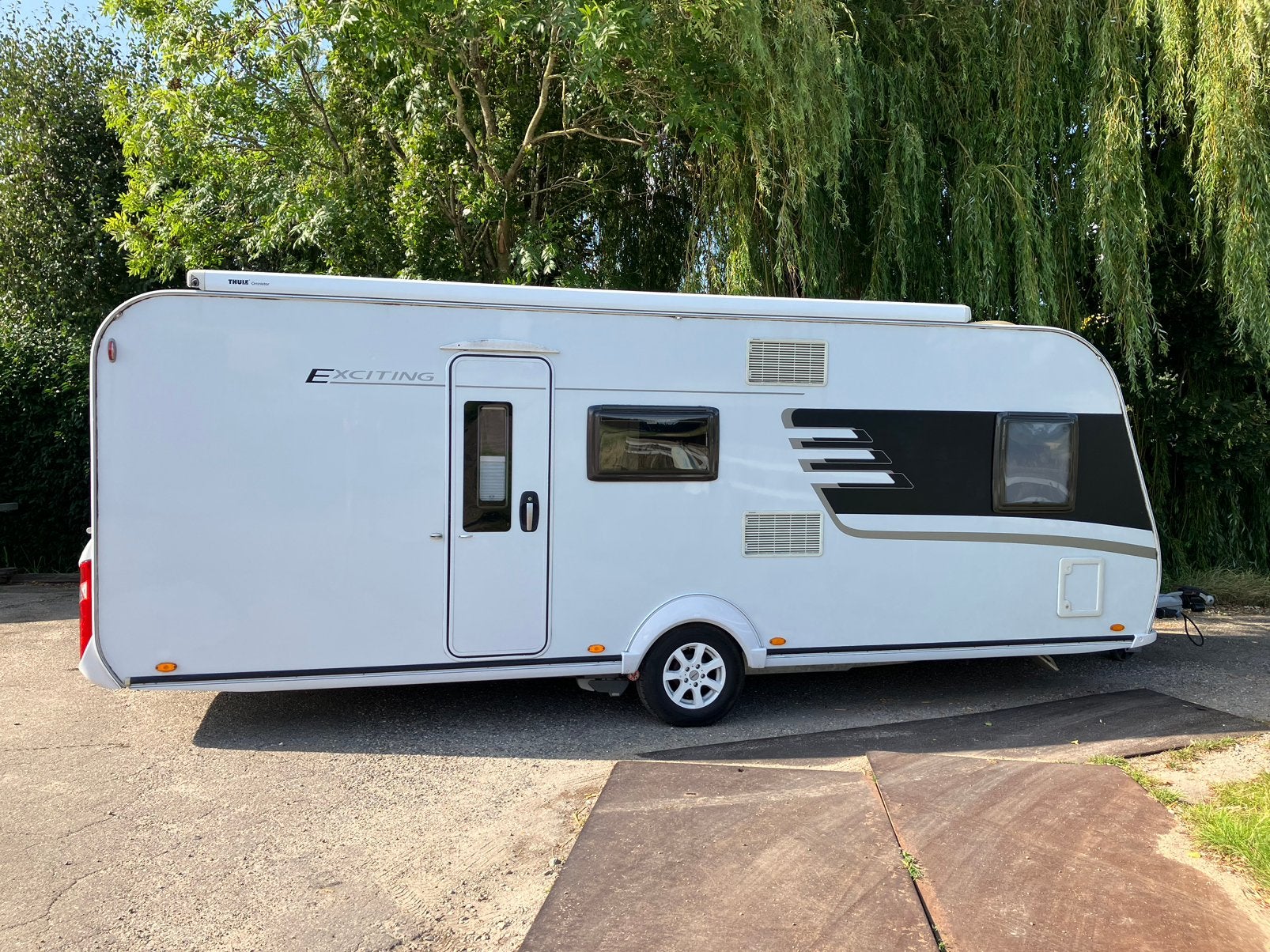 Caravan Eriba Hymer Exciting 560 stapelbed mover voortent, Mover, Vast bed, Rondzit, Particulier