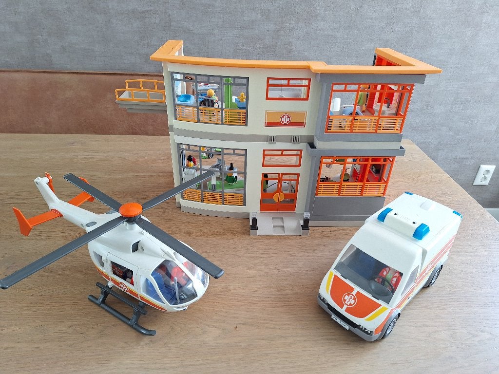 Playmobil ziekenhuis 6657 met ambulance en helikopter, Kinderen en Baby's, Speelgoed | Playmobil, Ophalen, Gebruikt, Complete set