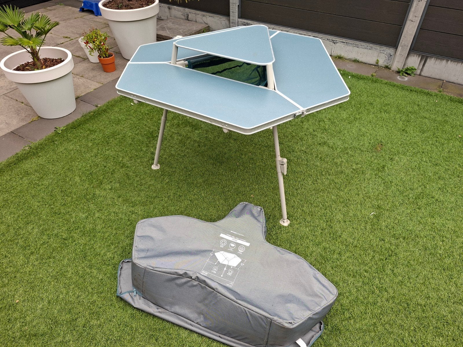 Decathlon Quechua Tepee Campingtafel voor 6 personen, Caravans en Kamperen, Ophalen, Gebruikt, Campingtafel