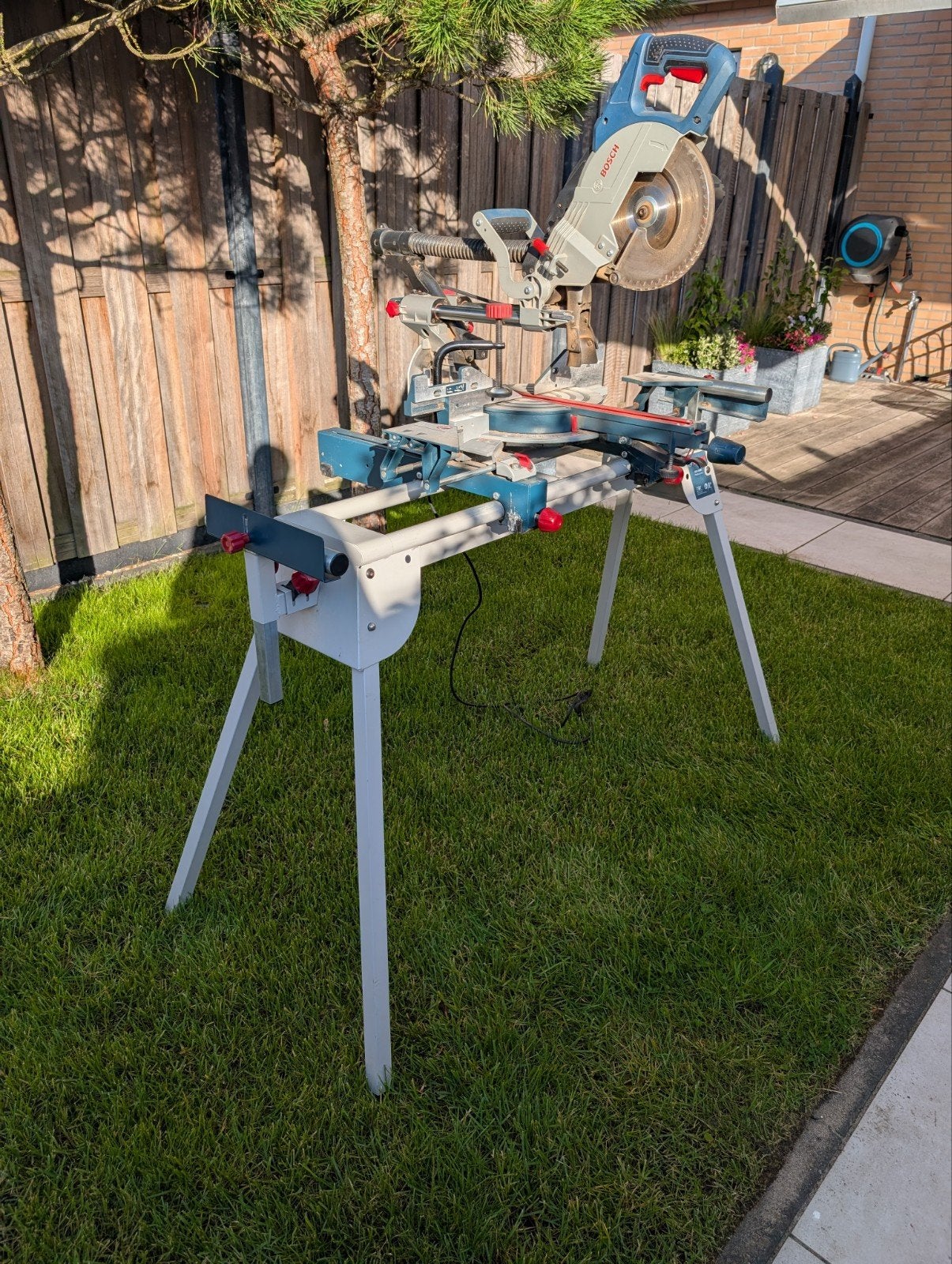 Bosch GCM 8SJL Afkortzaag met extra zaagblad en onderstel, Ophalen, Gebruikt, 70 mm of meer, Afkortzaag