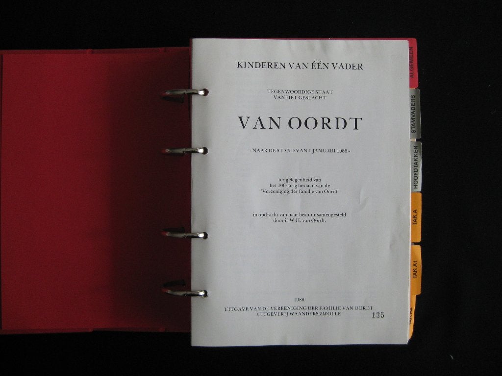 Genealogie van Oordt. Kinderen van één vader. [Ringband], Ophalen of Verzenden, Gelezen
