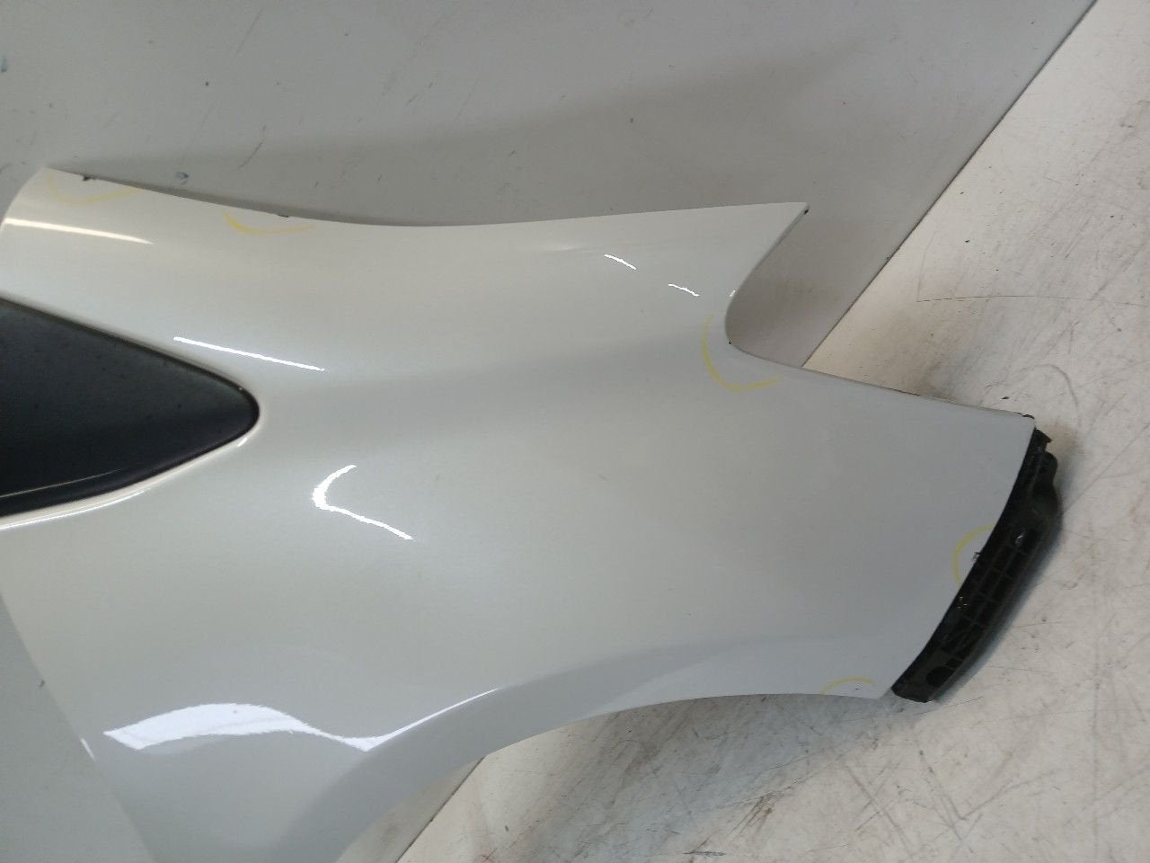 Spatbord rechts voor Toyota Yaris, Onderdelen@venauto.nl, Van der Ven Autorecycling B.V., Gebruikt, Ettenseweg 76, 4706 PB Roosendaal, The Netherlands