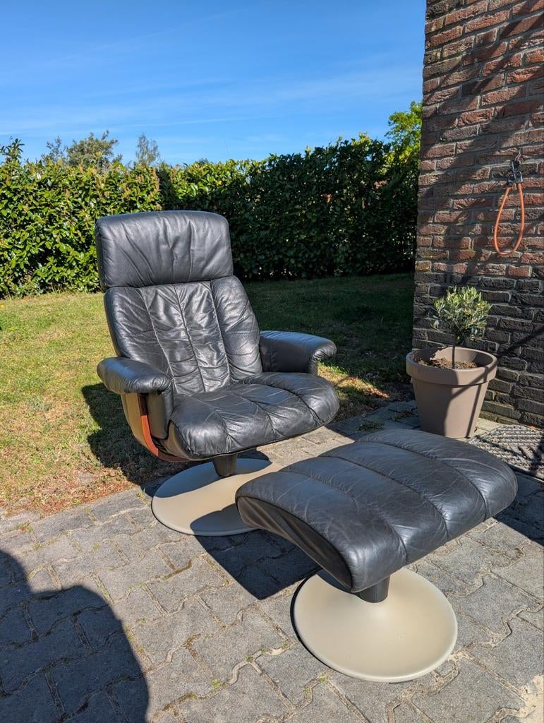 Leren Relaxfauteuil met Voetenbank - Zwart, Huis en Inrichting, Fauteuils, Ophalen, Gebruikt, 75 tot 100 cm, Modern Comfort