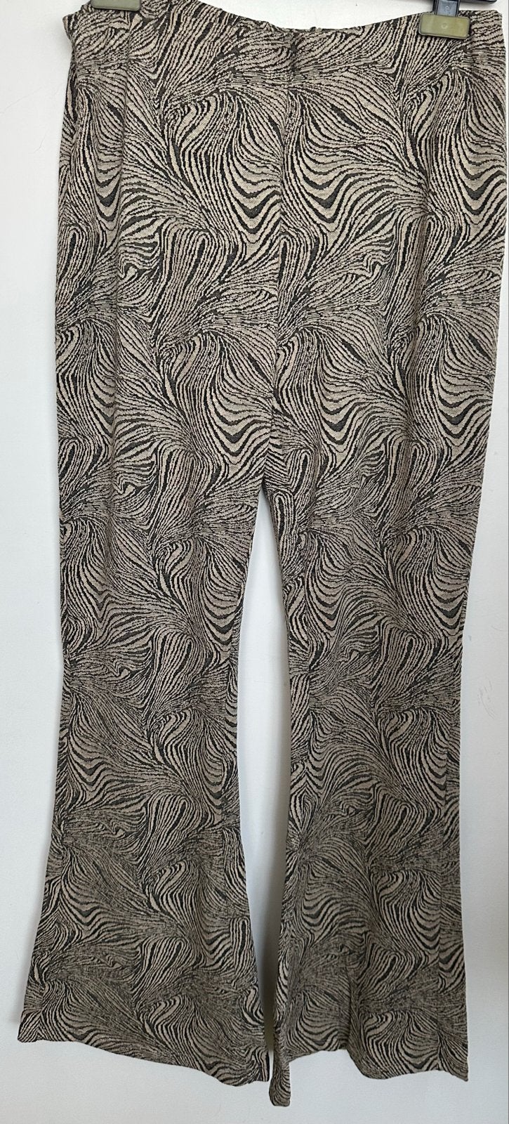 Nieuwe Zara Flared Broek Maat L met prijskaartje, Ophalen, Nieuw, Maat 42/44 (L), Meerkleurig