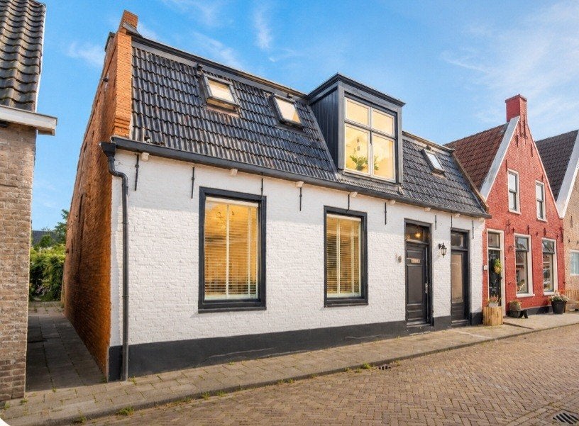 Woning te koop  Minnertsga, Huizen en Kamers, 200 tot 500 m², 8 kamers, 135 m², Friesland