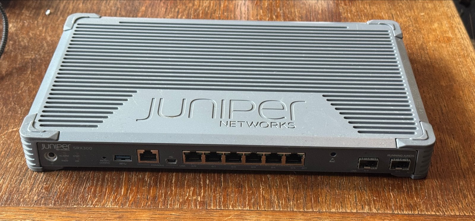 Juniper Networks SRX300 Firewall/Router, Ophalen of Verzenden, Gebruikt, Router