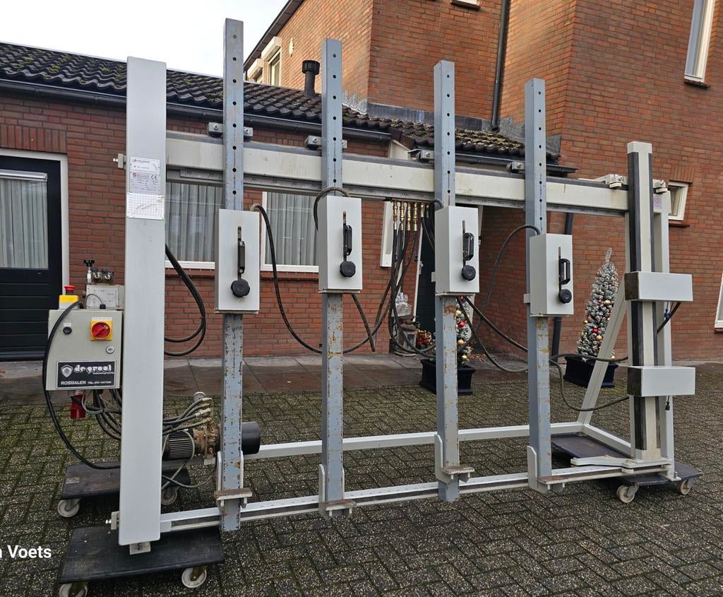 Opsluitbank  / Lijmpers hydraulisch Merk Stromab, Ophalen, Gebruikt