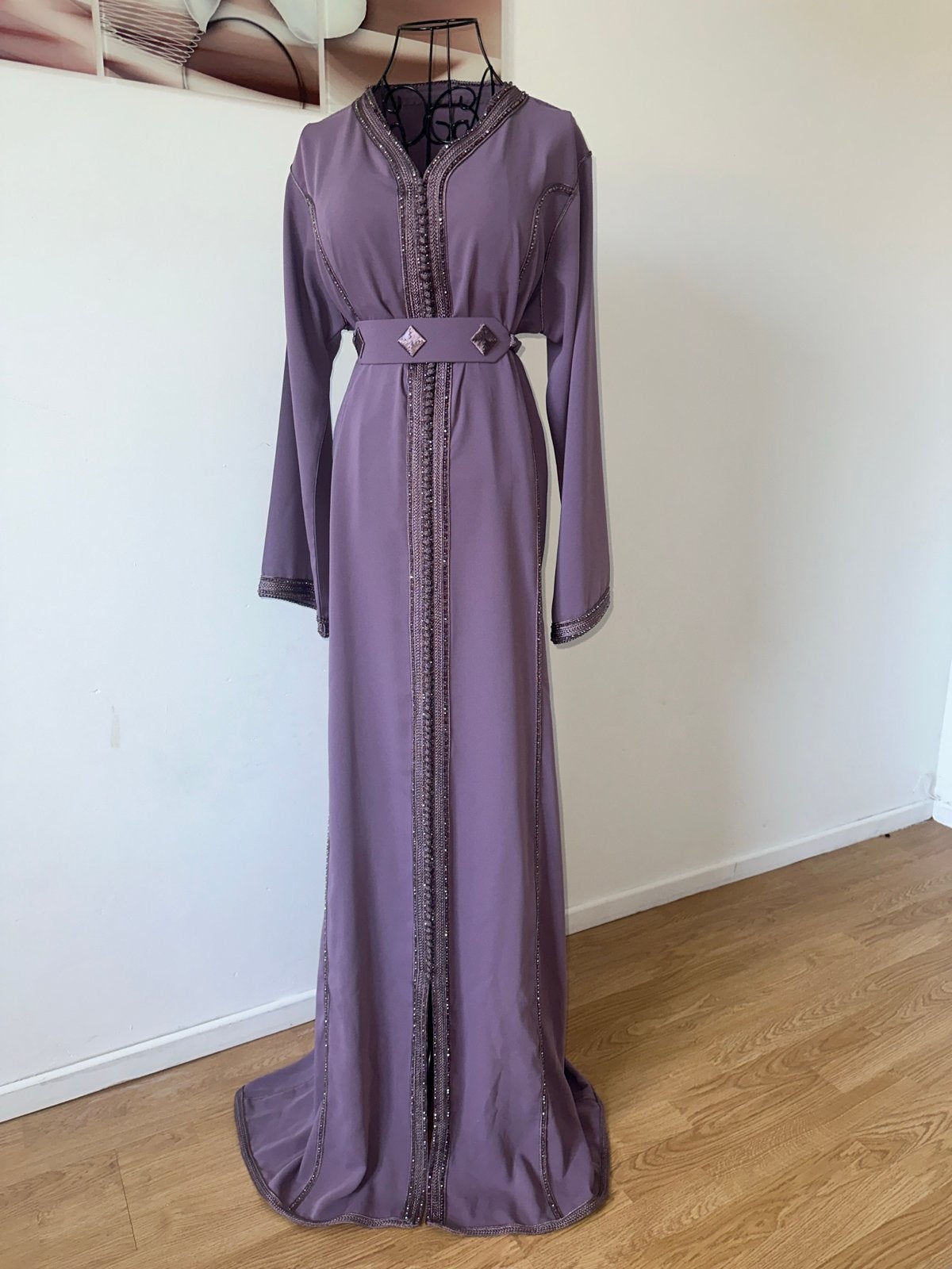 Prachtige paarse Marokkaanse kaftan  met borduursels, Maat 38/40 (M), Paars, Nieuw, Ophalen of Verzenden