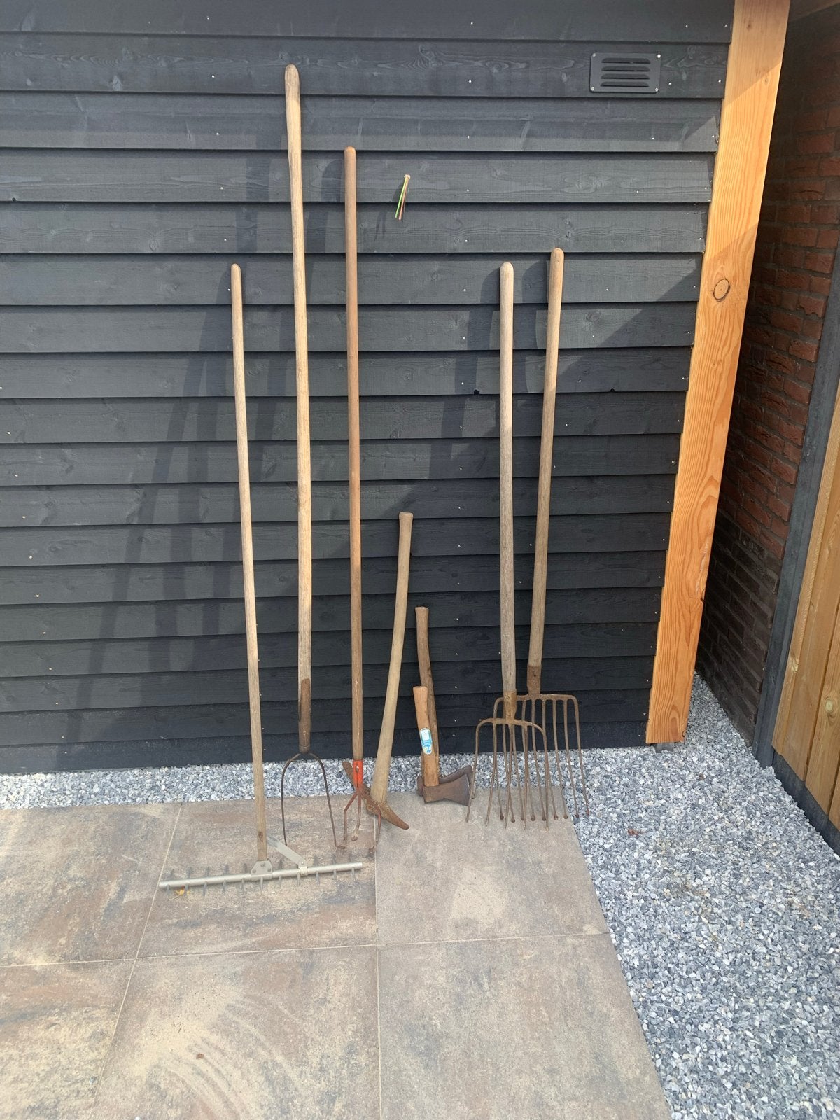Diverse tuingereedschappen: hark, bijl, cultivator, vork, Ophalen, Gebruikt, Hark