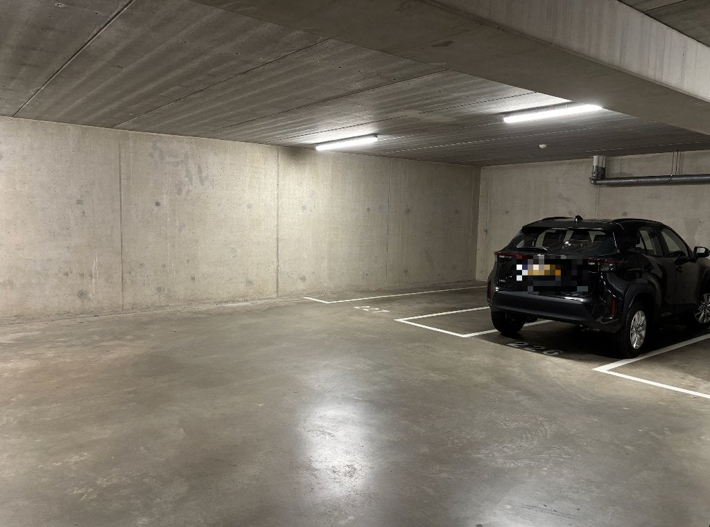 Ruime parkeerplaats te huur — De Baarsjes, Amsterdam West, Huizen en Kamers, Amsterdam