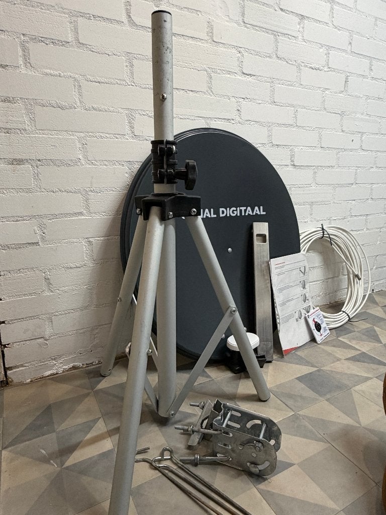 Canal Digitaal Satelliet schotel met of zonder Receiver, Ophalen, Zo goed als nieuw, (Schotel)antenne, Overige merken