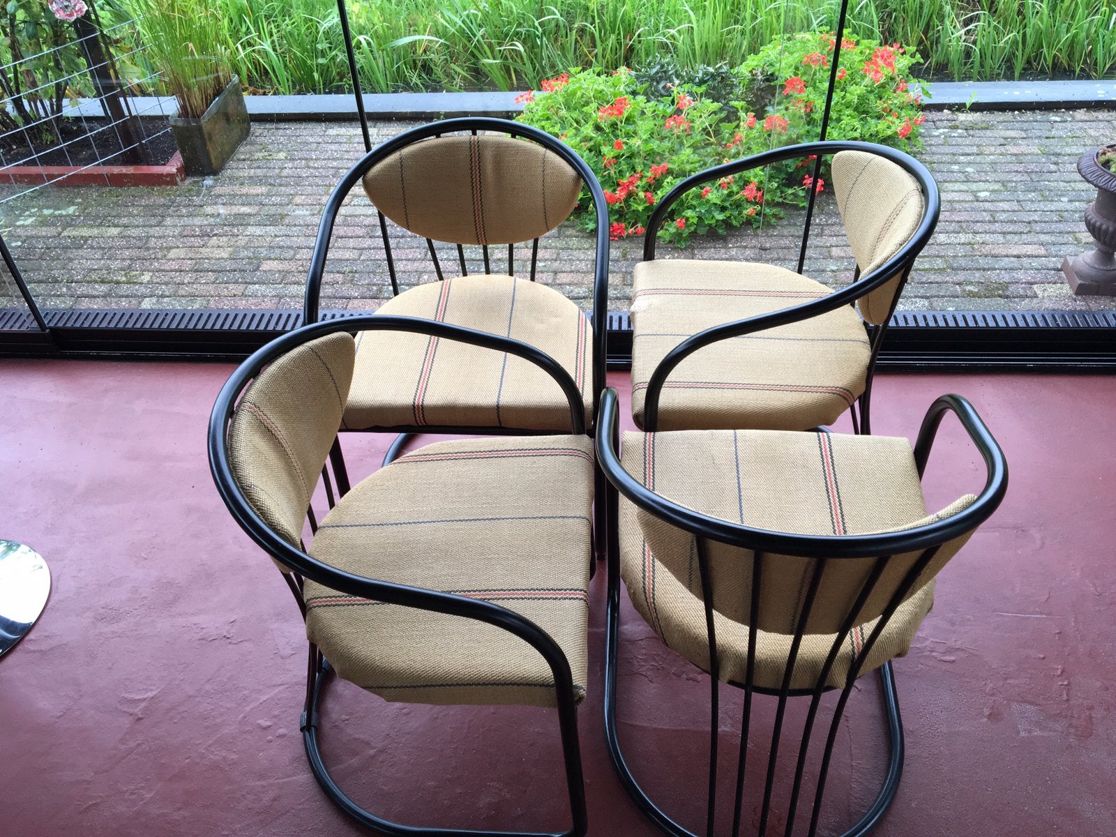 Te koop, set van 4 Postmoderne 'Memphis' Eetkamerstoelen, Ophalen, Minder dan 30 cm, Rond, Zo goed als nieuw