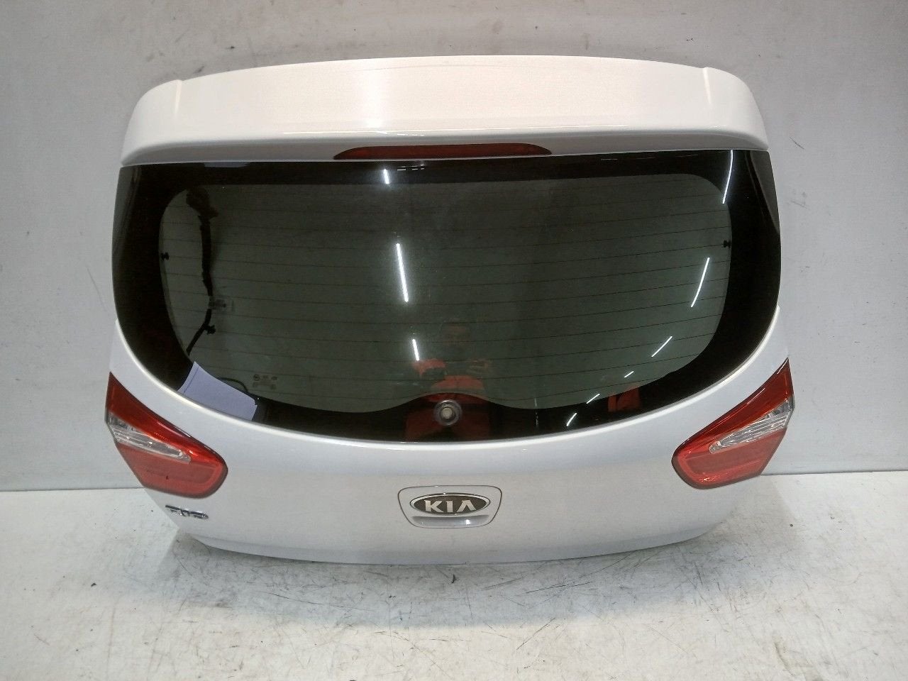 Achterklep Kia Rio, Auto-onderdelen, Onderdelen@venauto.nl, Van der Ven Autorecycling B.V., Ettenseweg 76, 4706 PB Roosendaal, The Netherlands