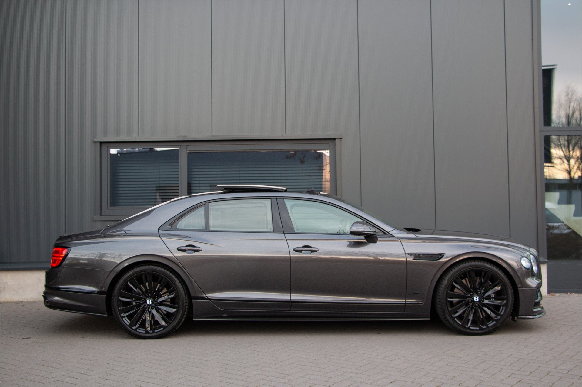 Bentley Flying Spur 6.0 W12 635PK | NL AUTO | BTW | Naim | M, Auto's, Bentley, Automaat, Dealer onderhouden, 2412 kg, Gebruikt