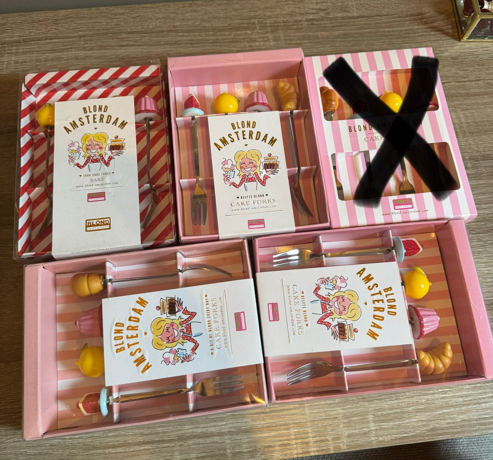 Blond Amsterdam cake vorkjes  | Nieuw | 4 setjes | Compleet, Ophalen of Verzenden, Nieuw, Rvs of Chroom