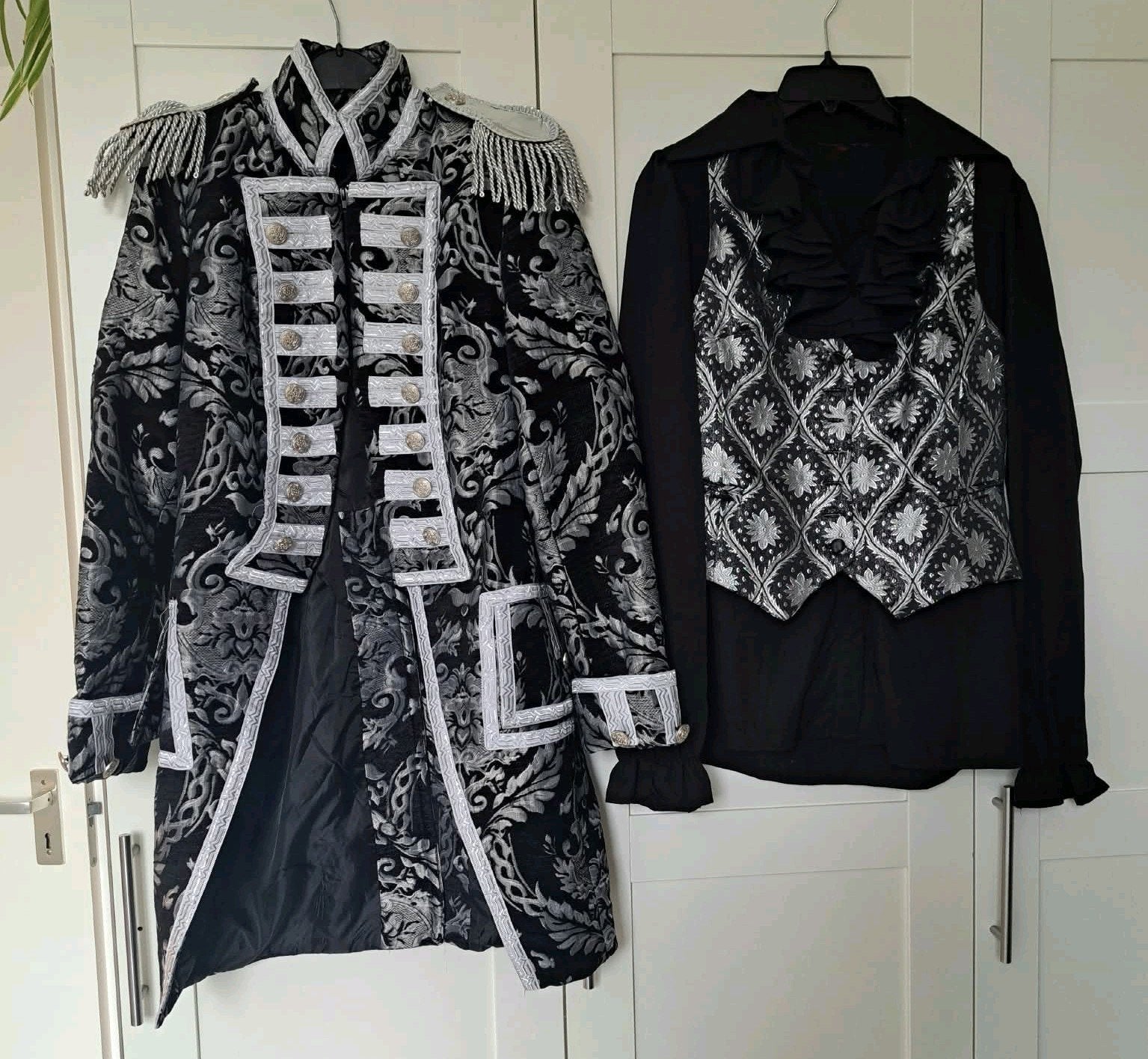 carnaval jas blouse en gilet dames maat m/l Collection, Kleding | Dames, Maat 38/40 (M), Carnaval, Ophalen of Verzenden, Zo goed als nieuw
