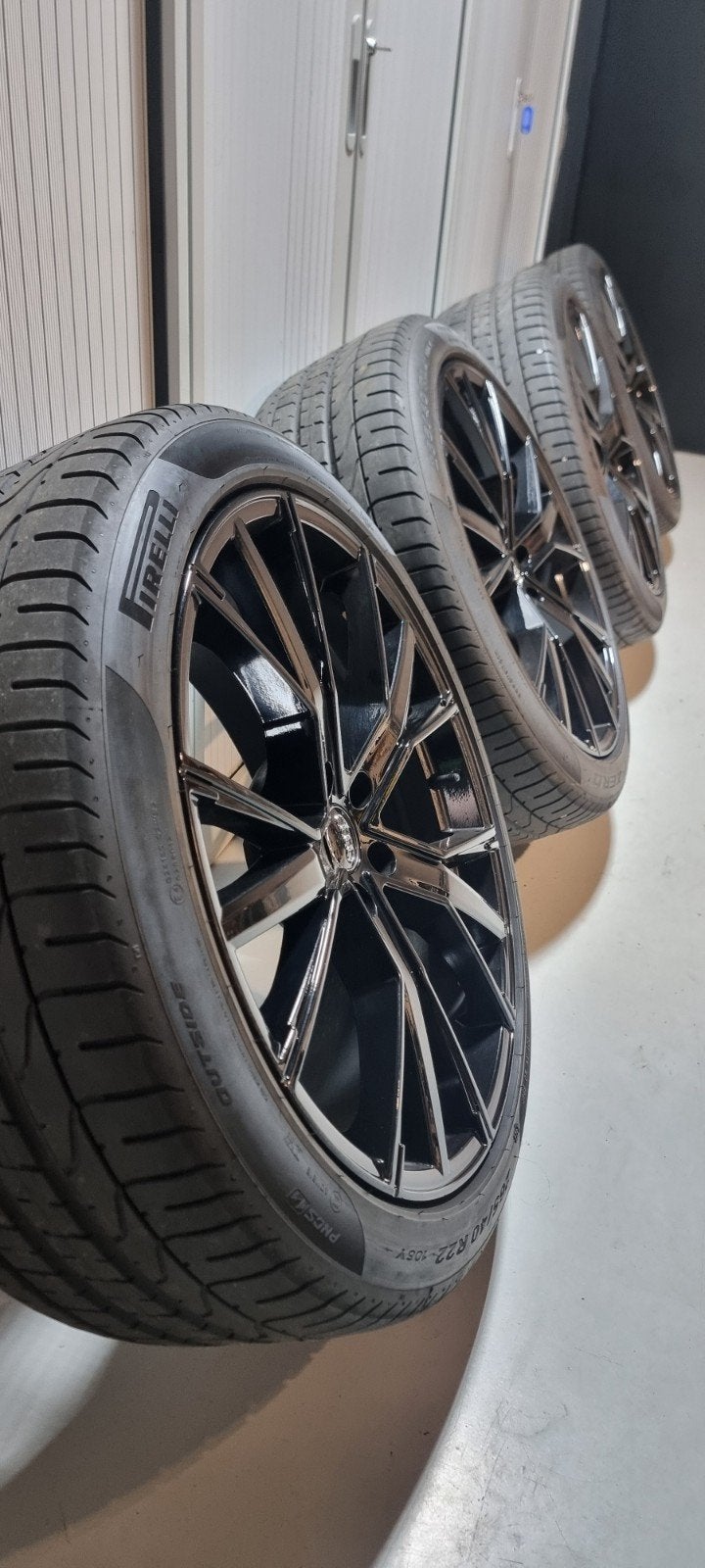 Audi Velgen E-tron 22 inch gmp gunner pirelli 6mm dikke set, Auto-onderdelen, Banden en Velgen, Ophalen, 285 mm, Banden en Velgen