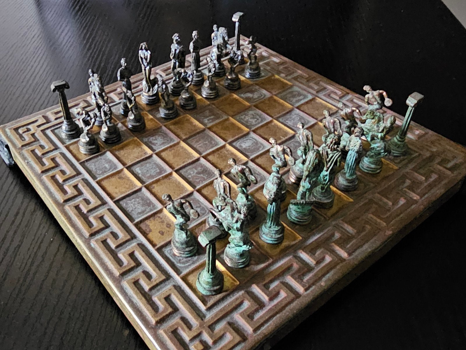 Antiek Schaakspel - Griekse Mythologie Thema, Een of twee spelers, Ophalen of Verzenden, Zo goed als nieuw