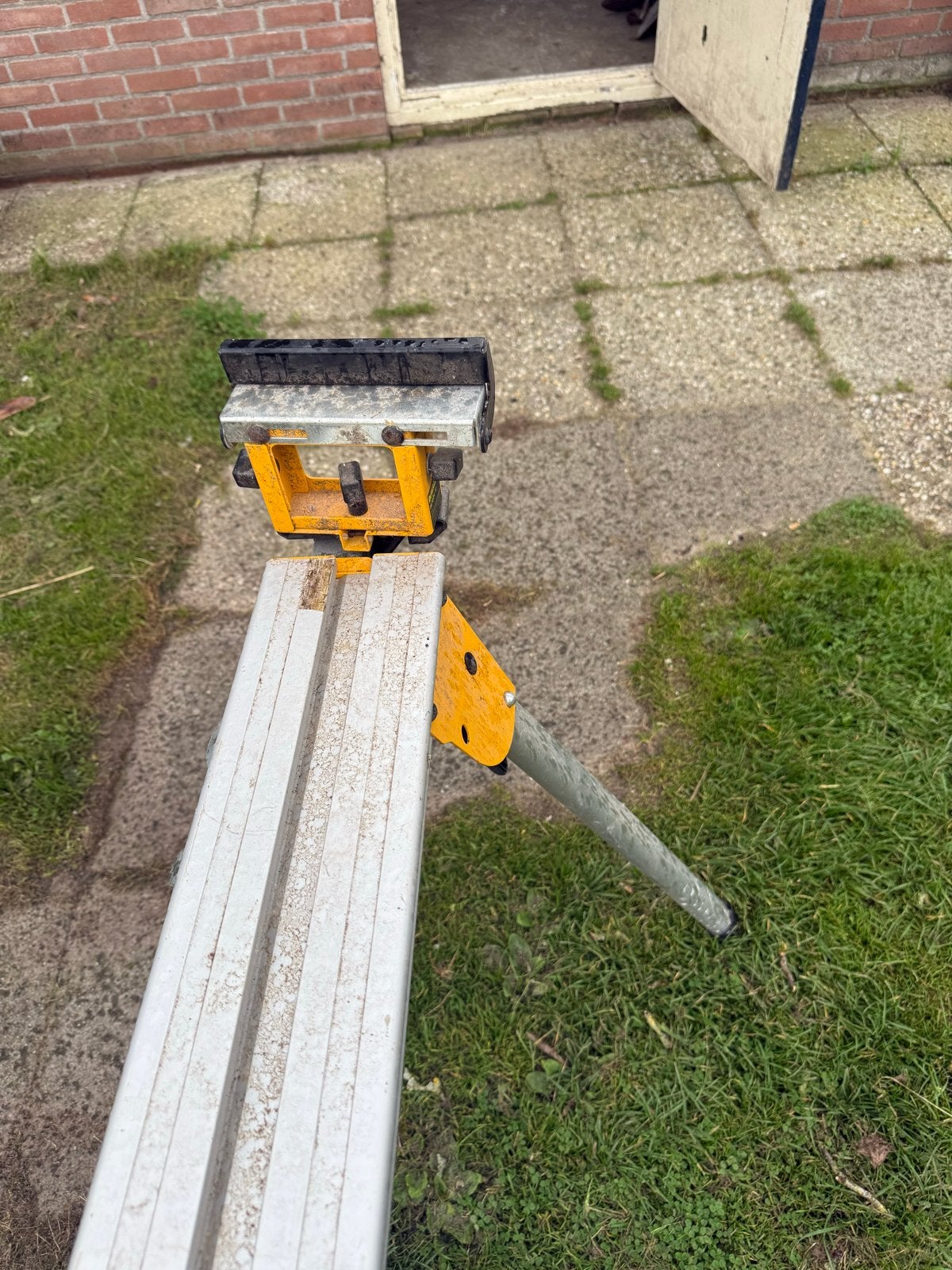 Foto 3 van DeWalt DE7024-XJ