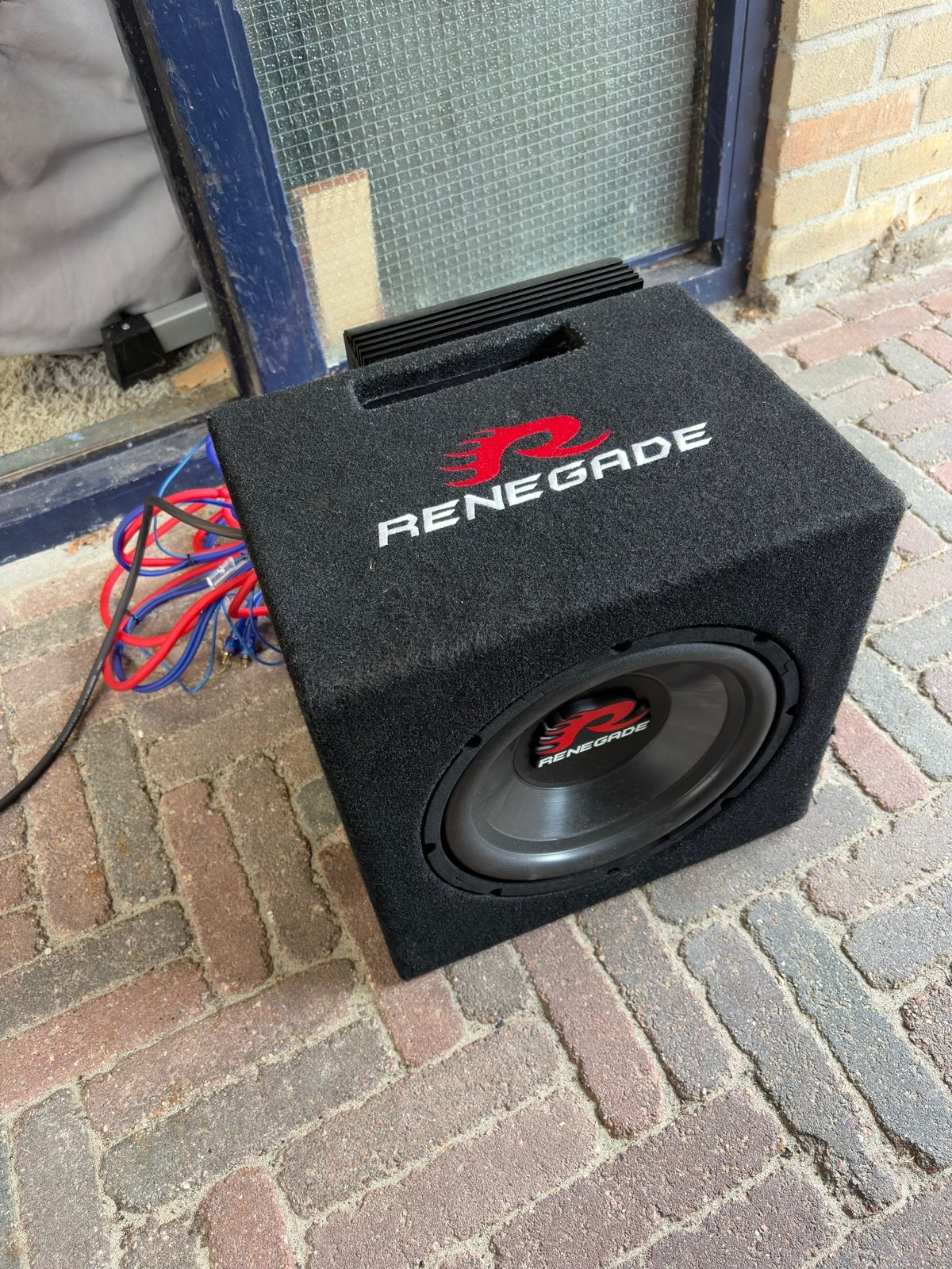 Renegade Subwoofer met Versterker en Bekabeling, Auto diversen, Ophalen of Verzenden, Gebruikt