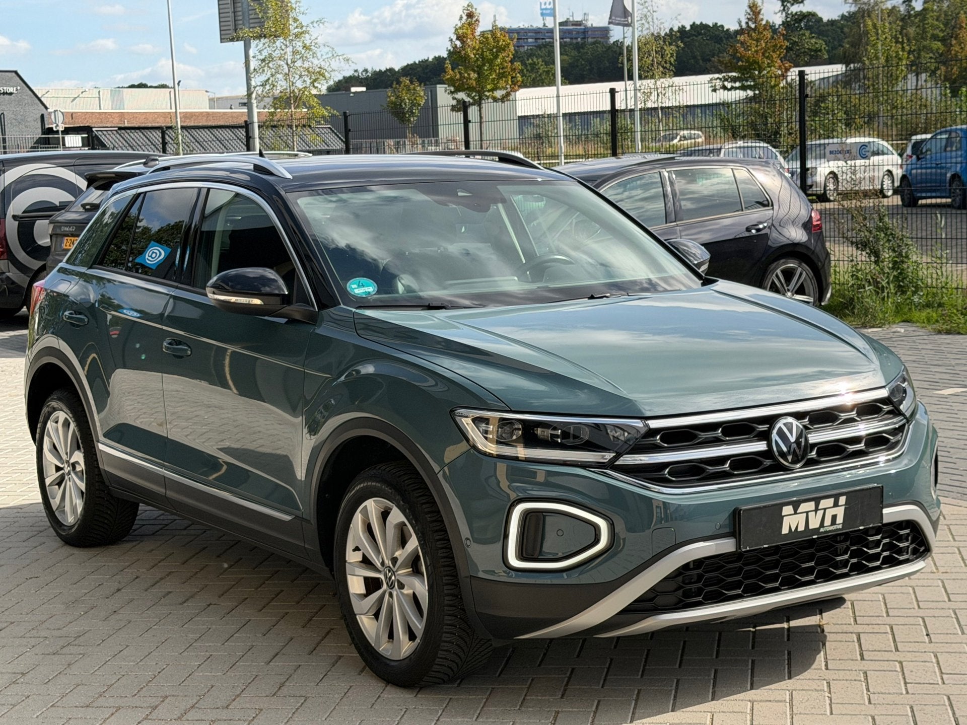 Volkswagen T-ROC 1.5 TSI Life - 2023 - Automaat - 34000 KM, Auto's, Dealer onderhouden, 1498 cc, Euro 6, 4 cilinders