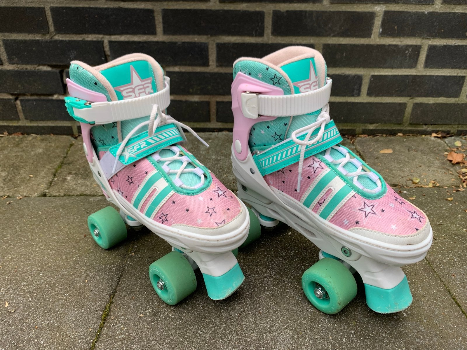 SFR verstelbare rolschaatsen maat 33-37, Kinderen en Baby's, Speelgoed | Buiten | Rolschaatsen, Ophalen of Verzenden, Verstelbaar