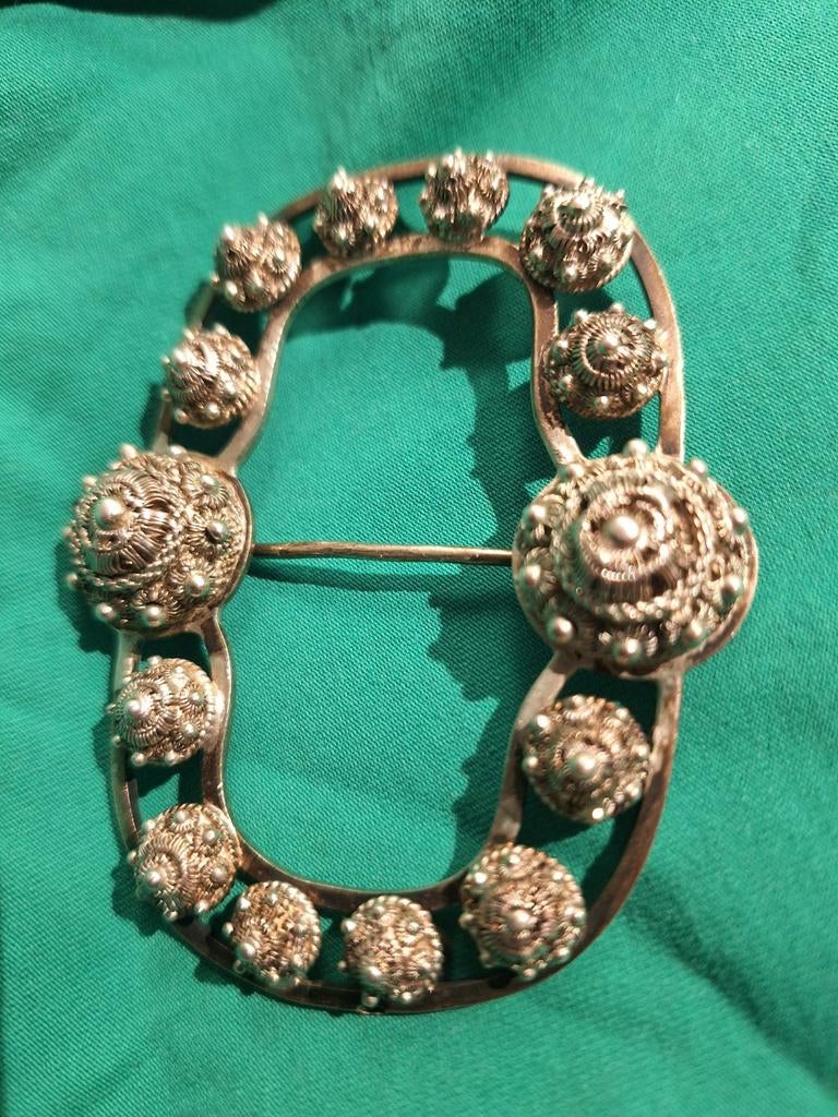Originele zilveren broche met Zeeuwse knopen, Sieraden, Tassen en Uiterlijk, Antieke sieraden, Ophalen, Zilver, Broche
