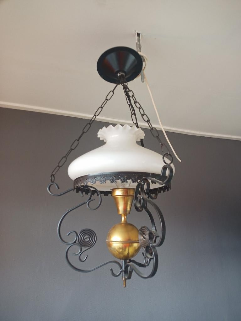 Antieke hanglamp met melkglas kap, Ophalen of Verzenden