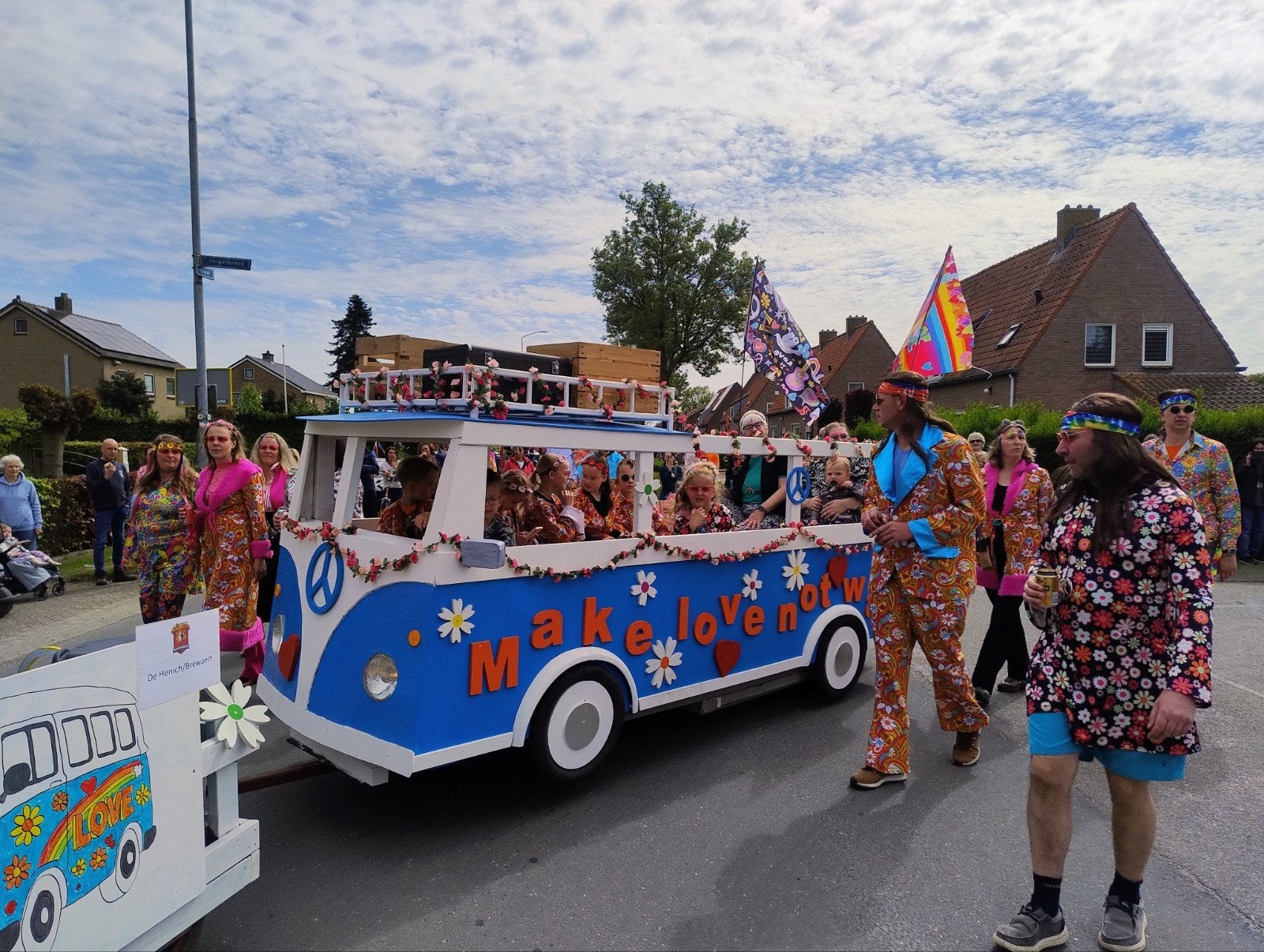 Hippie Bus Feestwagen - 'Make Love Not War' carnaval, Ophalen, Gebruikt, Feestartikel, Overige