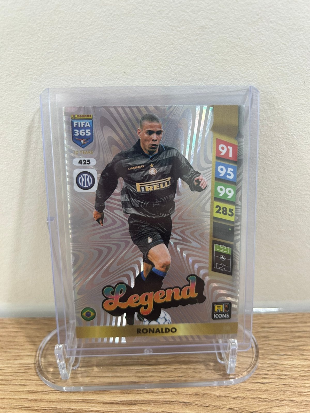 Panini FIFA 365 2025 - Ronaldo - Legend - (#425), Ophalen of Verzenden, Nieuw, Plaatje