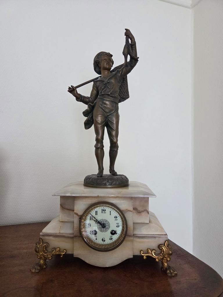 Klassieke marmeren pendule met bronzen beeld van visser, Ophalen