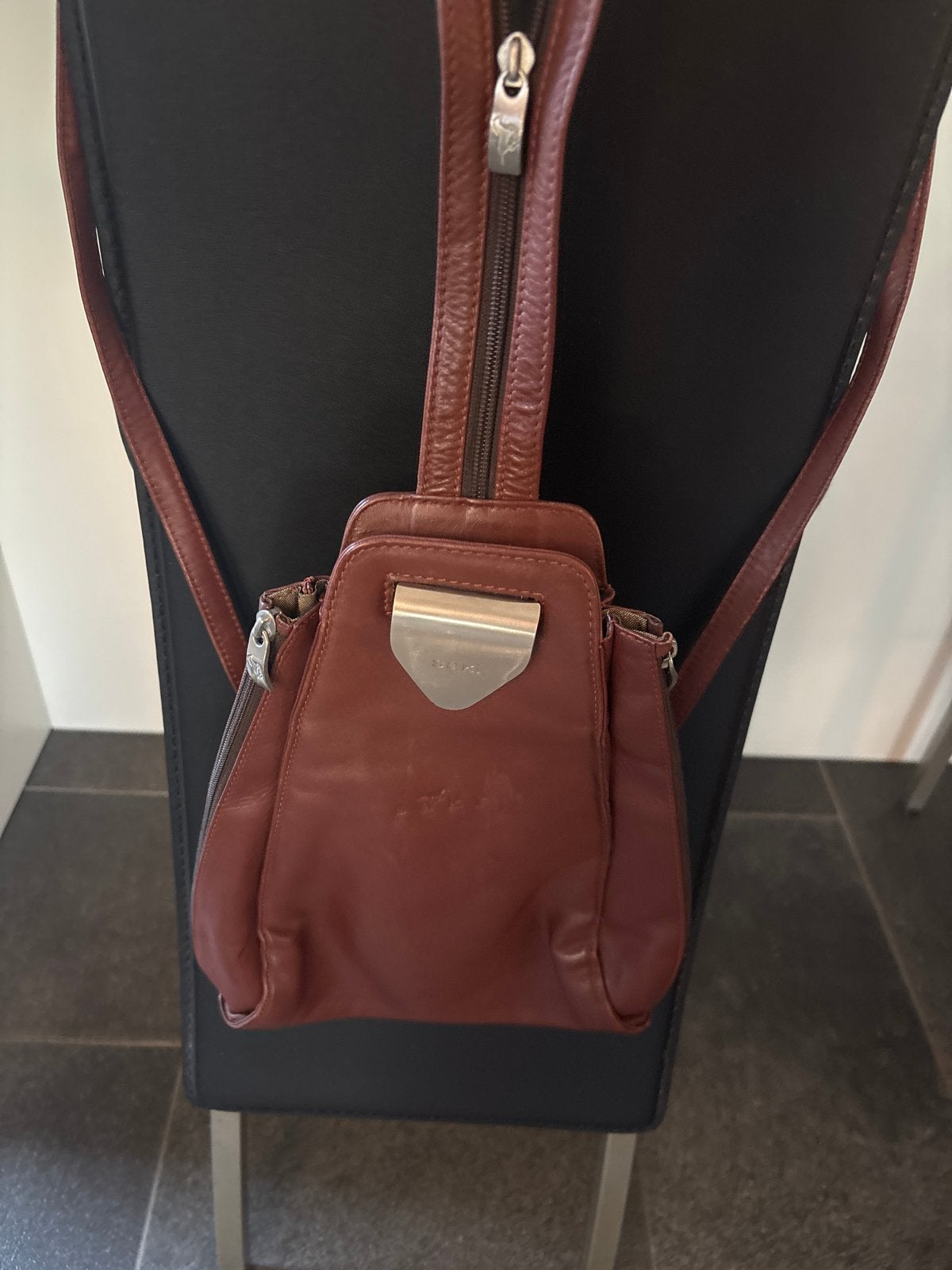 Leren rugzak/schoudertas van Saki bordeaux rood, Verzenden, Gebruikt, Overige merken