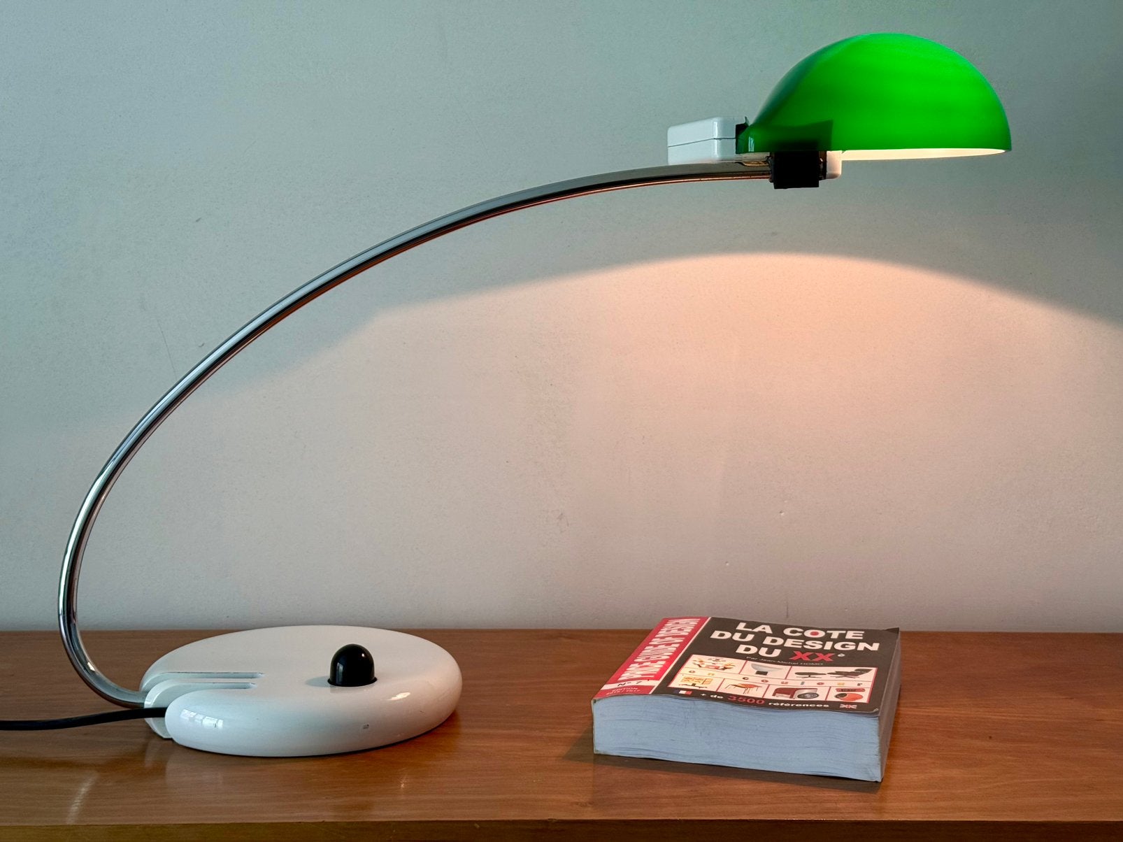 Vintage Oluce lamp, Huis en Inrichting, Lampen | Tafellampen, Ophalen, Glas, Artemide, Vintage